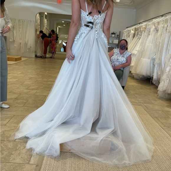 Hayley Paige Isla Wedding Gown - Picture 4 of 7